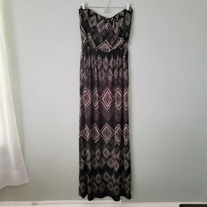 Like New Black Tribal Print Maxi Dress